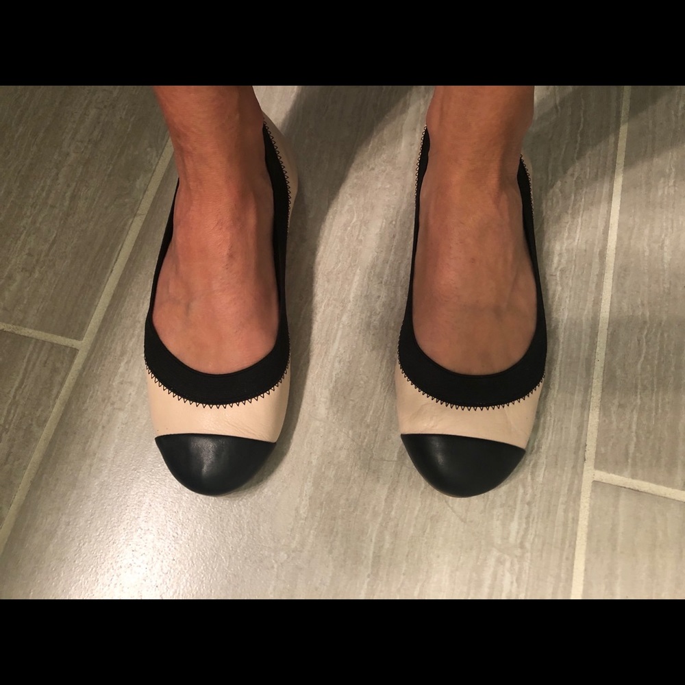Two-toned Banana Republic ballerina flat